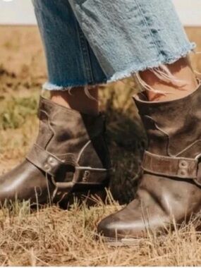 Freebird by Steven Santiago Brown Color Ankle Boots Zipper Back SZ 8 New no Box